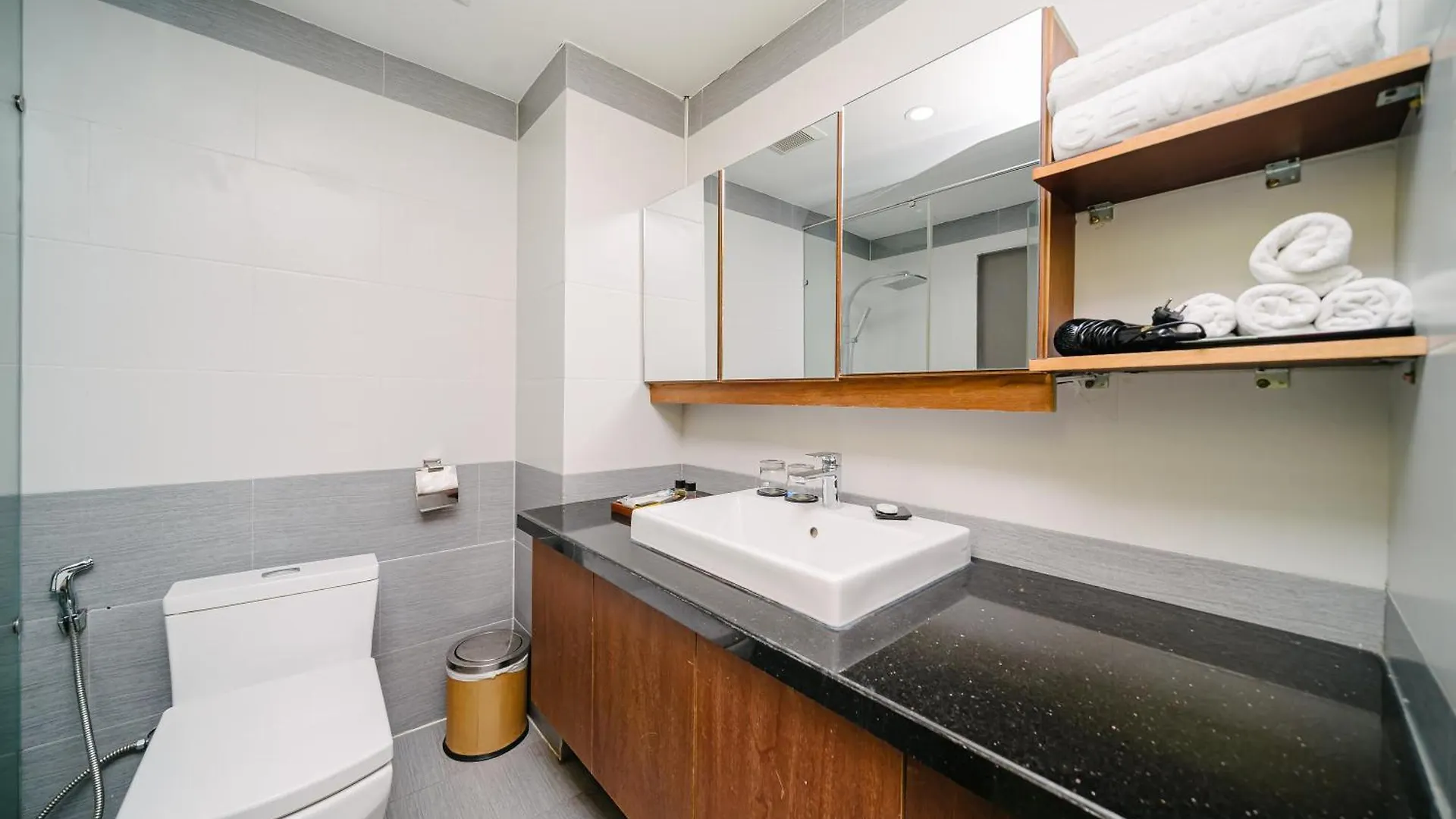 Gemma Hotel & Apartment Near Dragon Bridge Da Nang